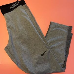 Nike grey athletic gym work out leggings